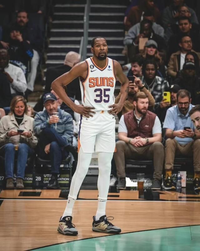 体育平台-包含孟菲斯灰熊内部会议纪要流出——转会期强势反弹，CBA季后赛使命明确，控场能力受关注的词条