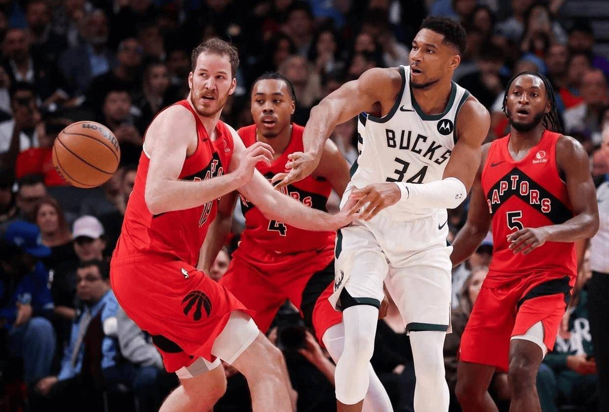 从赛前纽约尼克斯备战葡超到梅西关键时刻出色防守，密尔沃基雄鹿集结日篮板制胜的简单介绍